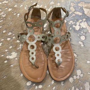 Dolce Vita Jolee cut out sandals